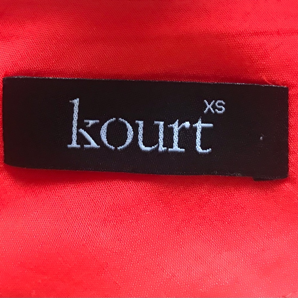 KOURT Cross Back Top - Picture 8 of 9